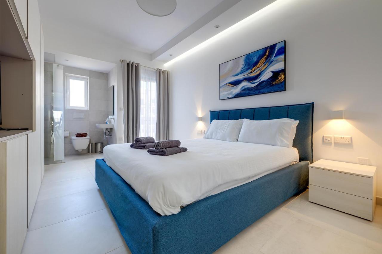 Luxe Apartment With Valletta And Harbour Views Sliema Exterior photo