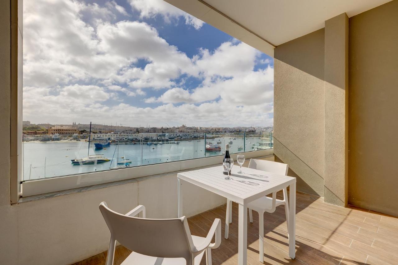 Luxe Apartment With Valletta And Harbour Views Sliema Exterior photo